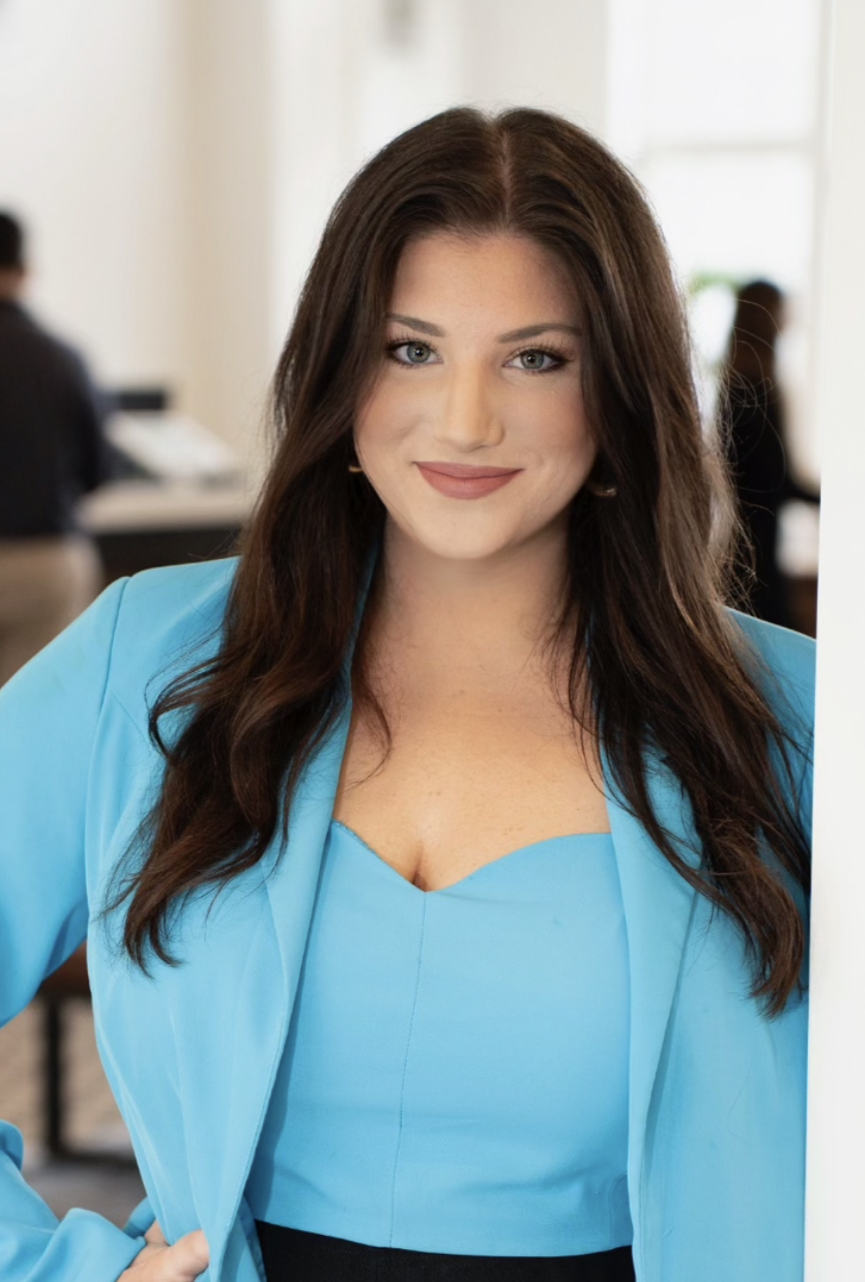 nicole-headshot